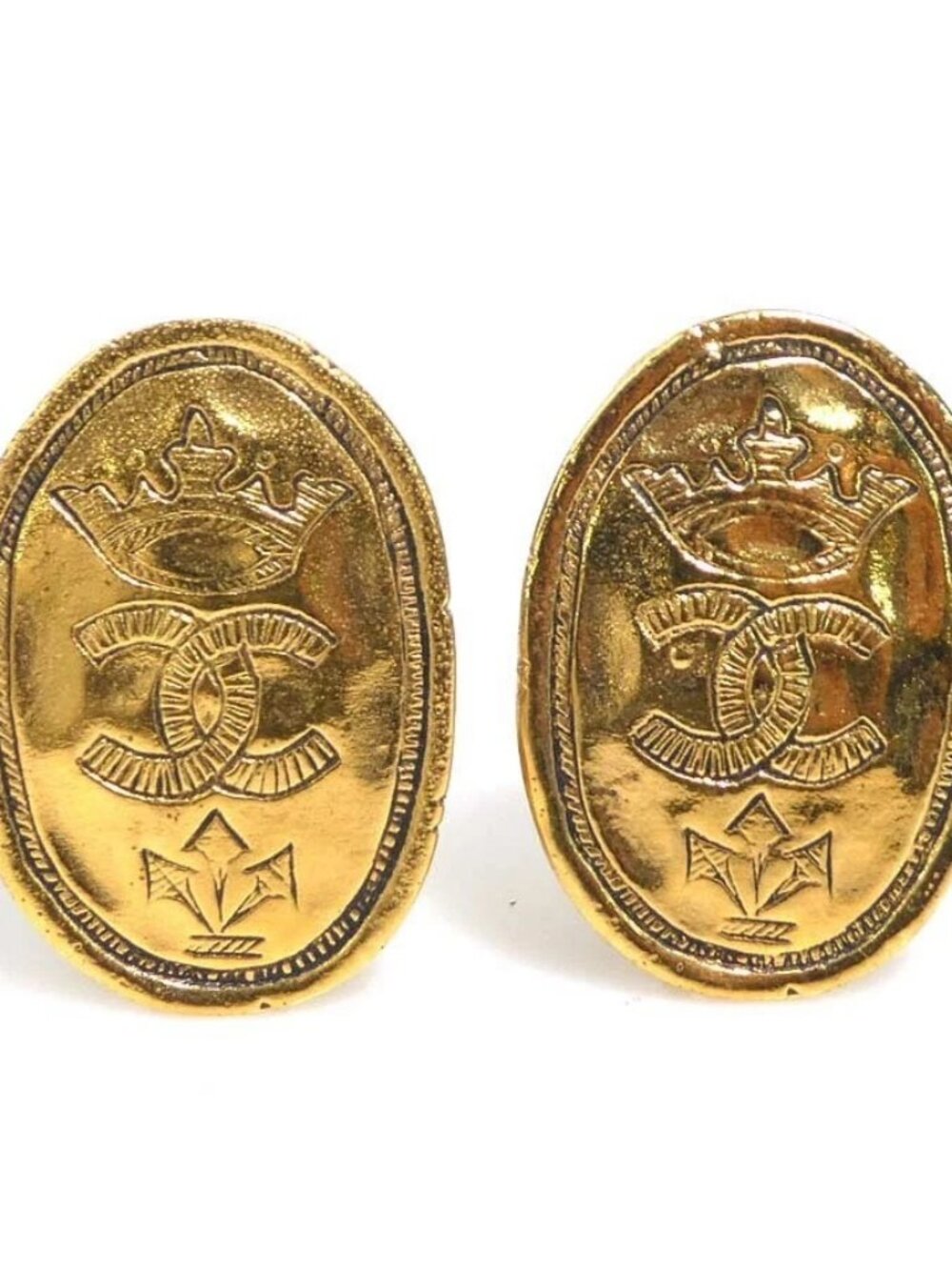 CHANEL CC Logo Earrings Gold Metal -
